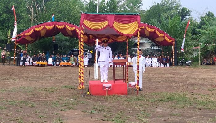 Peringati HUT RI ke-80, Camat Basarang Pimpin Upacara Bendera