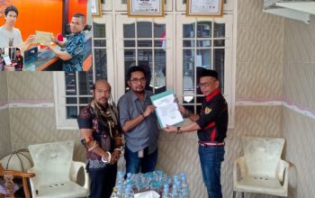 Kuasa hukum Poktan UBM saat menyampaikan somasi kedua terhadap PT Berau Coal di Berau, Kalimantan Timur. (Foto: Dok. Poktan UBM)