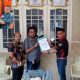 Kuasa hukum Poktan UBM saat menyampaikan somasi kedua terhadap PT Berau Coal di Berau, Kalimantan Timur. (Foto: Dok. Poktan UBM)