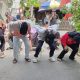 Warga Gang Rahmat RT 31, Kebun Bunga, Banjarmasin Timur, antusias mengikuti lomba 17-an dalam rangka HUT ke-80 RI