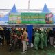 Suasana ramai warga saat mengantre dan berbelanja sembako dalam kegiatan Gerakan Pangan Murah Kodim 1022/Tanah Bumbu di Koramil 1022-01/Simpang Empat, Rabu (27/8/2025).