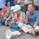 General Manager Pelabuhan Trisakti Ari Sudarsono menerima aspirasi warga Antasan Bondan Kelurahan Mantuil secara damai di Pelabuhan Basirih, Banjarmasin, Rabu (27/8/2025)