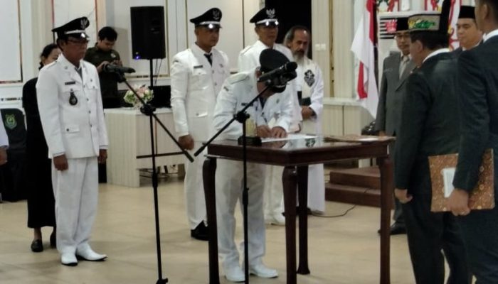 Bupati Kapuas Lantik dan Kukuhkan Kepala Desa, Ingatkan Tata Kelola Anggaran