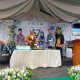 Plt Kepala Dinas Pendidikan Tanah Laut, Myrza Fajrina, memberikan ucapan selamat ulang tahun ke-67 kepada SMP Negeri 1 Pelaihari dalam perayaan di sekolah, Jumat (29/8/2025).