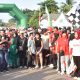 Ket Foto : Anggota DPRD Kabupaten Kapuas, Yetty Indriana (paling kanan), saat mengikuti jalan sehat yang digelar PWI Kapuas bersama Pemkab, Minggu (31/8/2025) pagi, di jalan Maluku Kuala Kapuas.
