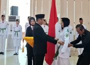 Bupati Sukamara Kukuhkan Paskibraka 2025
