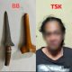 Polsek Cempaka mengamankan pria berinisial AR bersama barang bukti senjata tajam di Banjarbaru, Selasa (19/8).