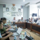 Firman Yusi bersama anggota DPRD Kalsel saat memimpin harmonisasi empat Raperda di Banjarmasin.