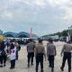 Personel Polres Kotabaru melakukan pengamanan Lomba Olahraga Tradisional dan Seni Kreasi Haornas 2025 di Objek Wisata Siring Laut, Sabtu (6/9/2025).
