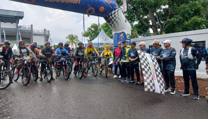 Ratusan Peserta Meriahkan Gowes Haornas ke-42 di Tanah Laut