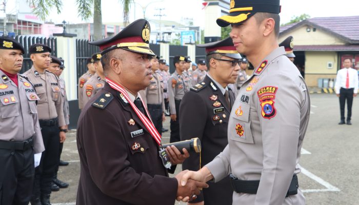 Haru, Kapolres Tabalong Lepas 3 Personel Polri Purna Bakti