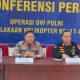 Tim DVI Polda Kalsel saat memberikan keterangan pers terkait identifikasi delapan korban kecelakaan helikopter BK117-D3 di RS Bhayangkara Banjarmasin, Sabtu (13/9/2025). (Foto: Humas Polda Kalsel)