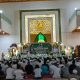 Bupati Sukamara H. Masduki bersama KH. Nasrulloh Afandi menghadiri peringatan Maulid Nabi Muhammad SAW 1447 H/2025 M di Masjid Ad-Durun Nafis Sukamara, Minggu (14/9/2025) malam