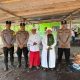 Personel Polsek Sungai Durian hadir bersama masyarakat dalam peringatan Maulid Nabi Besar Muhammad SAW di Masjid Al Ikhlas, Desa Gendang Timburu.