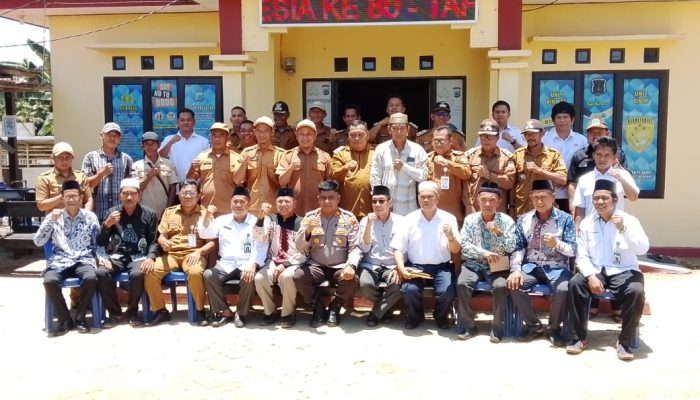 Polsek Pulau Laut Barat Gelar Silaturahmi Kamtibmas, Sosialisasikan Bijak Bermedsos dan Gerakan Pangan Murah