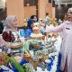 Peserta lomba Festival Kuliner Banjar menampilkan kreasi kue tradisional dan masakan serba ikan di Aula KH Kasyful Anwar, Martapura.