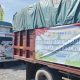 Petugas Polda Kalsel menyiapkan 30 ton jagung hasil panen dari lahan gambut untuk dikirimkan ke Perum Bulog dalam Panen Raya Serentak di Sei Tabuk, Sabtu (27/9/2025).