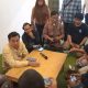 LS Vinus Kalsel, Muhammad Arifin, memaparkan hasil survei kepuasan masyarakat terhadap 100 hari kinerja Wali Kota Banjarbaru Erna Lisa – Wartono.