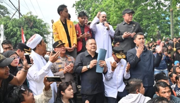 Kapolda Kalsel Apresiasi Unjuk Rasa Damai di DPRD Tanpa Insiden