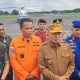 Gubernur Kalsel, Muhidin, memberikan keterangan terkait pencarian helikopter hilang kontak di Tanah Bumbu.
