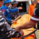 Tim SAR Gabungan mengevakuasi satu korban helikopter BK117 D3 yang jatuh di kawasan Air Terjun Mandin Damar, Kecamatan Mentewe, Kabupaten Tanah Bumbu, Kalimantan Selatan, Kamis (4/9/2025).