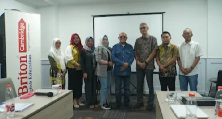 Pemkab Kotabaru bersama Briton English Education membahas program beasiswa dan peningkatan SDM berstandar internasional.