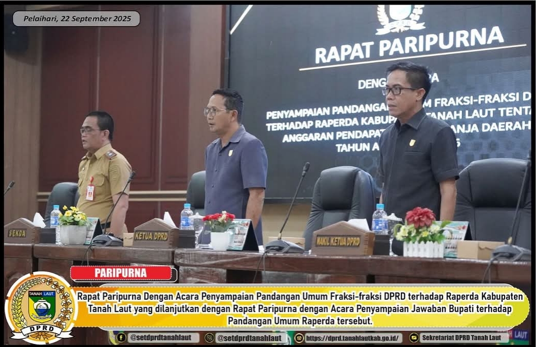 Sekda Tanah Laut Ismail Fahmi menyampaikan jawaban Bupati atas pandangan umum fraksi-fraksi DPRD dalam Rapat Paripurna pembahasan Raperda APBD 2026.