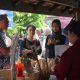 Suasana ramai pengunjung di stan UMKM Pertamina SMEXPO 2025. Antusiasme masyarakat menunjukkan tingginya minat terhadap produk lokal berkualitas yang kini siap bersaing di pasar global.
