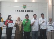 Tanah Bumbu Salurkan Bantuan Keuangan Partai Politik 2025