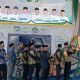 Bupati Tanah Laut Rahmat Trianto memukul beduk tanda dimulainya MTQ ke-47 sebagai langkah membina generasi Qurani.
