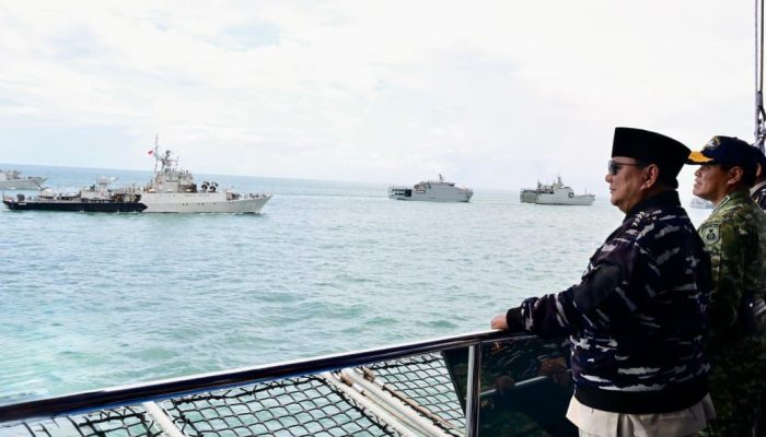 Demo Laut Spektakuler Warnai Presidential Inspection, Prabowo Saksikan dari Atas KRI