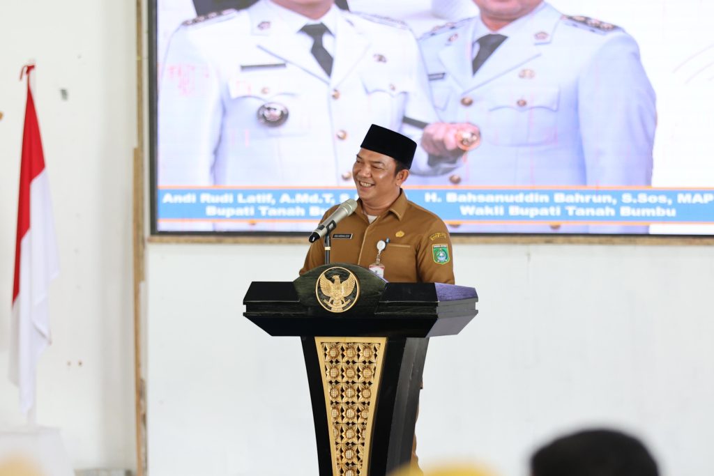 Plt Asisten Pemerintahan dan Kesra Tanah Bumbu, M. Putu Wisnu Wardhana, mengajak masyarakat biasakan hidup sehat lewat Germas