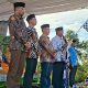 Bupati Sukamara H. Masduki melepas peserta pawai ta’aruf sebagai tanda dimulainya rangkaian Musabaqah Tilawatil Qur’an (MTQ) ke-23 dan Festival Seni Qasidah (FSQ) ke-12 di Desa Sembikuan