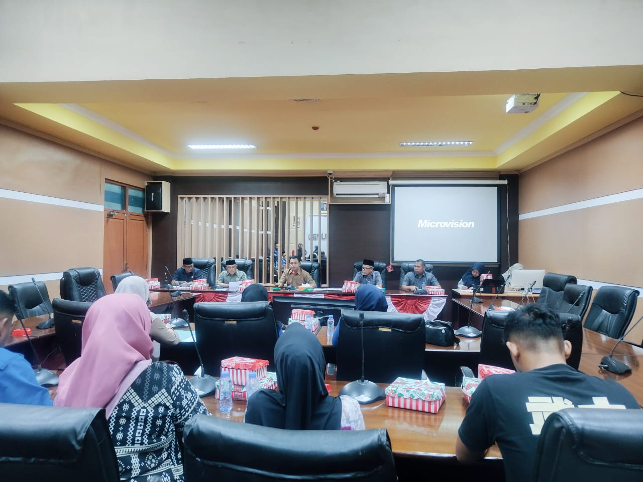 saat rapat dengar pendapat bersama DPRD dan Satpol PP-Damkar membahas kebutuhan posko pemadam kebakaran di Kusan Hulu.