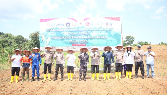 Polres Kotabaru Tanam Jagung Serentak di Enam Kecamatan, Dukung Program Ketahanan Pangan Nasional