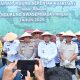 Kapolda Kalsel Irjen Pol Rosyanto Yudha Hermawan bersama Gubernur Kalimantan Selatan H. Muhidin menanam jagung di lahan rawa seluas 16 hektar, menandai dimulainya program ketahanan pangan nasional kuartal IV di Kabupaten Banjar, Rabu (8/10/2025).