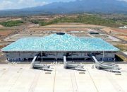 Bandara Dhoho Kediri terlihat sepi, pekerja dan usaha lokal terdampak akibat operasional yang terhenti lima bulan.