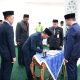 Bupati Tanah Bumbu Andi Rudi Latif melantik pejabat tinggi pratama di Ruang Bersujud I, Kantor Bupati Tanah Bumbu, Kalimantan Selatan.