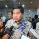 Menteri Perumahan dan Kawasan Permukiman (PKP) Maruarar Sirait memberikan keterangan pers terkait percepatan pembangunan rumah subsidi dan peluncuran program KUR Perumahan di Surabaya, Kamis (16/10/2025).