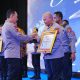 Kapolda Kalsel Irjen Pol Rosyanto Yudha Hermawan menerima Kompolnas Awards 2025 kategori Polda Kelompok B Terbaik dari Kapolri Jenderal Polisi Listyo Sigit Prabowo.