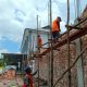 Progres pembangunan tembok keliling Lapas Sukamara oleh CV. Gatra Megah mencapai 63,99 persen dari total pekerjaan.
