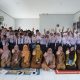 Petugas DP3AP2KB Tanah Laut saat memberikan penyuluhan pencegahan kekerasan seksual kepada siswa SMPN 5 Batu Ampar di Gedung Serbaguna sekolah.