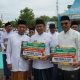 Wakil Bupati Kotabaru Syairi Mukhlis menyerahkan sertifikat izin operasional pondok pesantren dan lembaga pendidikan Islam pada upacara Hari Santri Nasional 2025 di Kotabaru.