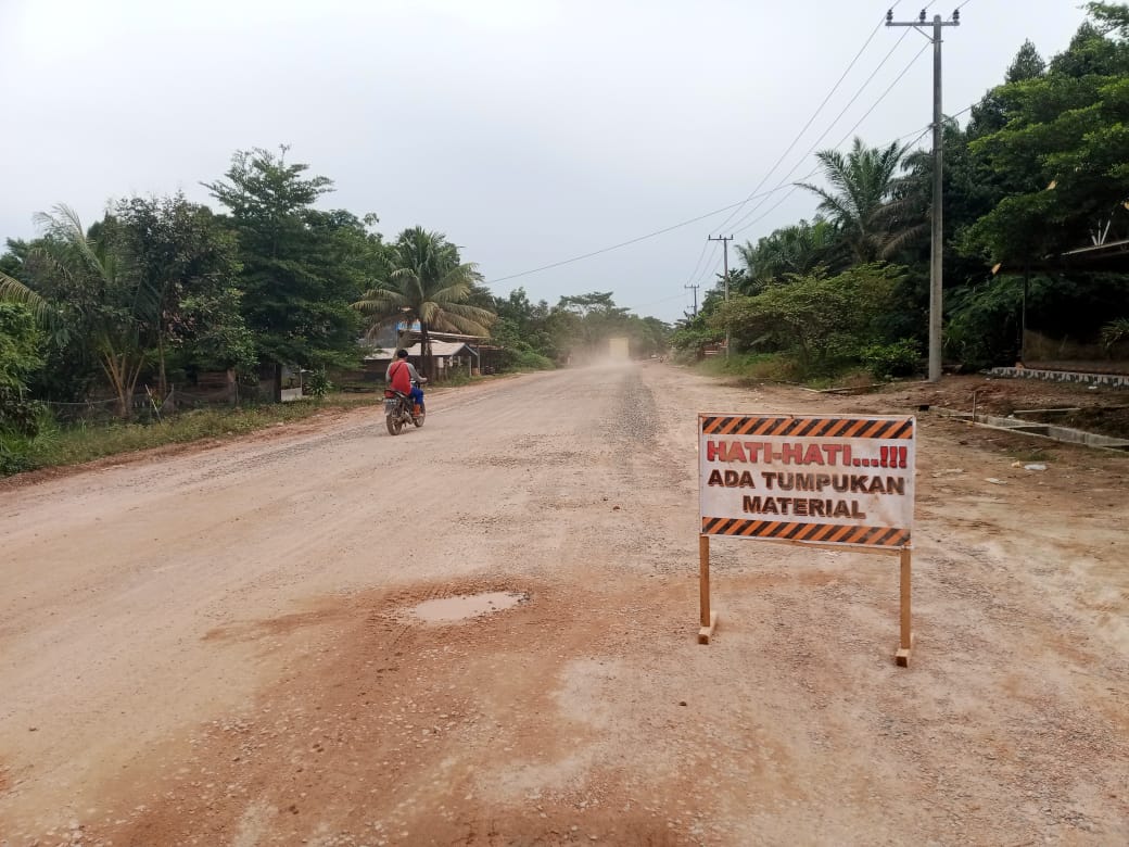 progres pembangunan bronjong di Desa Jihing yang berada di lokasi rawan banjir.