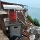 Dua warung makan di Jalur Lintas Selatan Tulungagung rusak parah setelah tebing longsor akibat hujan deras.