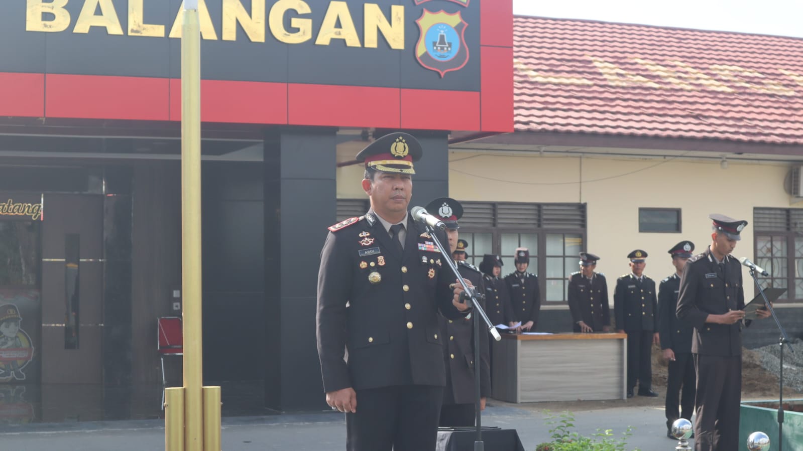 Kapolres Balangan memimpin upacara Hari Sumpah Pemuda ke-97 di Mako Polres Balangan.