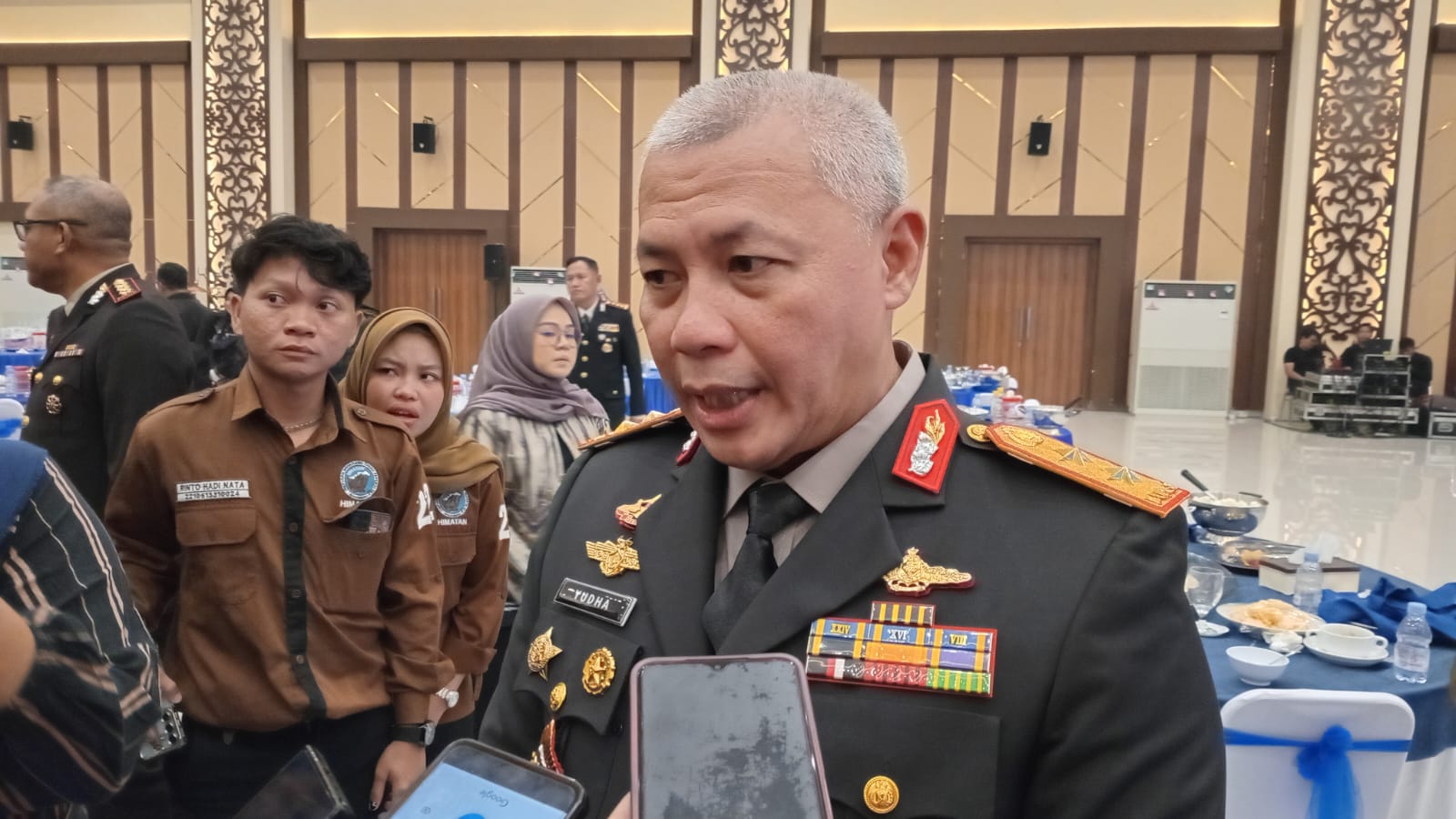 Kapolda Kalsel Irjen Pol R. Yudha Hermarwan memberikan keterangan pers terkait kolaborasi Polda Kalsel dan pemuda Banua dalam program ketahanan pangan.