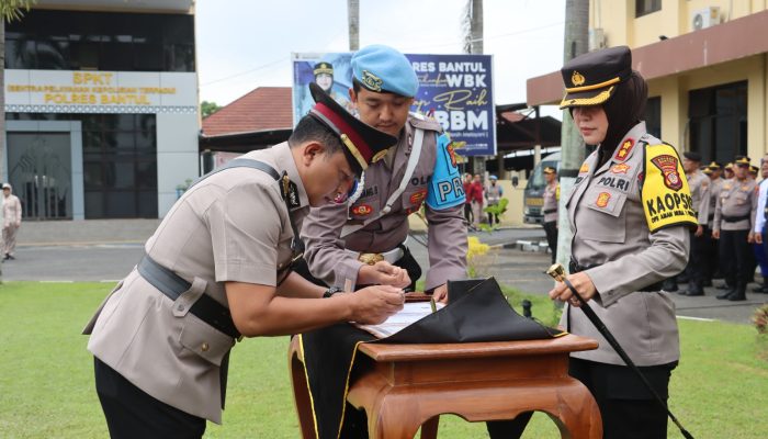 Kapolres Bantul Pimpin Sertijab Sejumlah Pejabat Utama dan Kapolsek