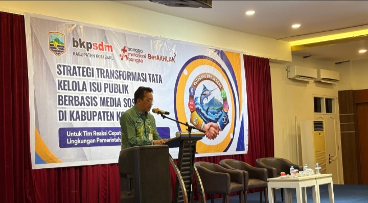 Asisten Administrasi Umum Setdakab Kotabaru Slamet Riyadi membuka Bimtek SP4N-Lapor sebagai langkah memperkuat layanan publik yang responsif.