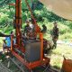 Anggota Satgas TMMD Kodim 1022/Tanah Bumbu bersama warga Desa Mantewe bekerja menggali sumur bor dalam program TNI Manunggal Air Bersih (TMAB), Senin (13/10/2025).
